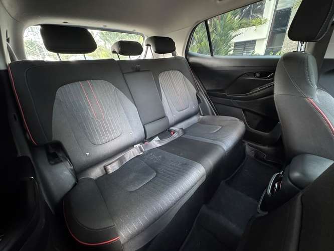 Hyundai Creta Año 2023, Automática  ~ Semi Full  `   - Imagen 5