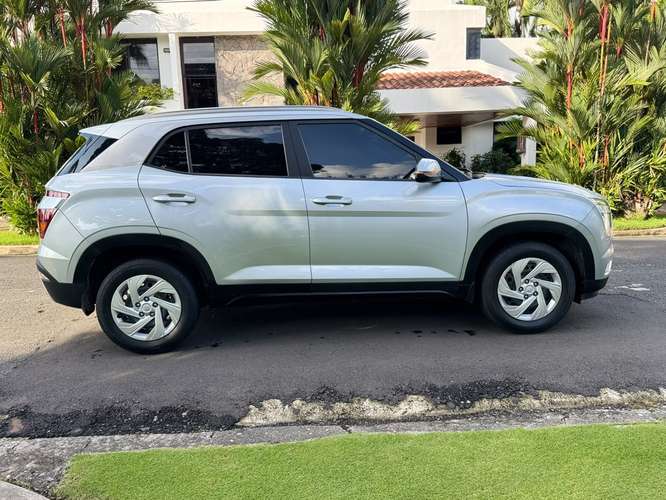 Hyundai Creta Año 2023, Automática  ~ Semi Full  `   - Imagen 14