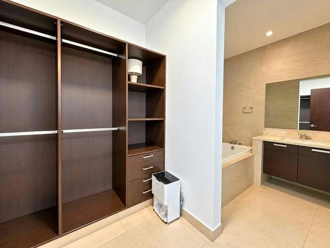 Vendo Apto Moderno de 204 m² con Vista al mar en Punta Pacífica - Imagen 7