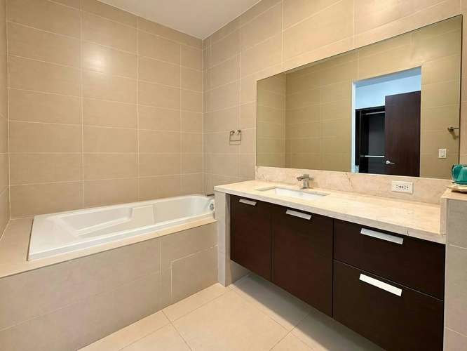 Vendo Apto Moderno de 204 m² con Vista al mar en Punta Pacífica - Imagen 9