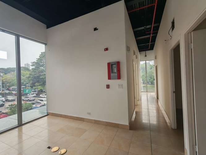 SE RENTA LOCAL COMERCIAL EN PLAZA DE ALTA AFLUENCIA - UBICACION PRIVILEGIADA - AF - Imagen 3