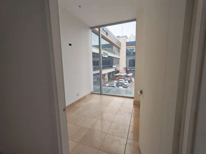SE RENTA LOCAL COMERCIAL EN PLAZA DE ALTA AFLUENCIA - UBICACION PRIVILEGIADA - AF - Imagen 7