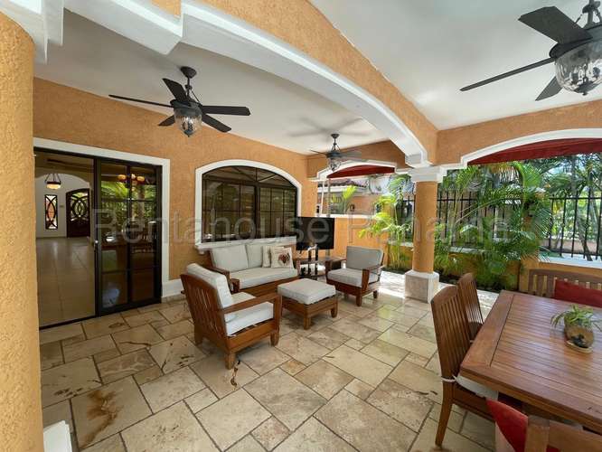 Venta de Casa en Clayton Village Solo Cliente Directo MC - Imagen 3