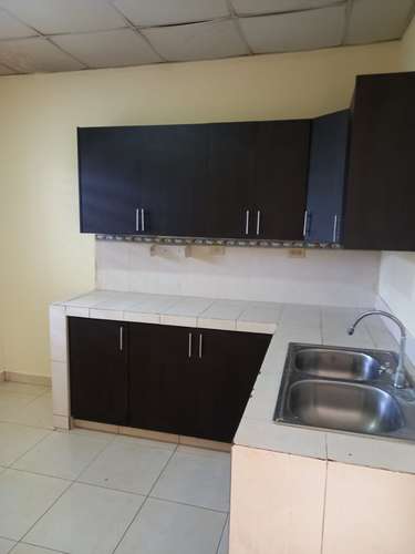 Se alquila casa grande sin muebles cercada San Pablo 350.00 - Imagen 20