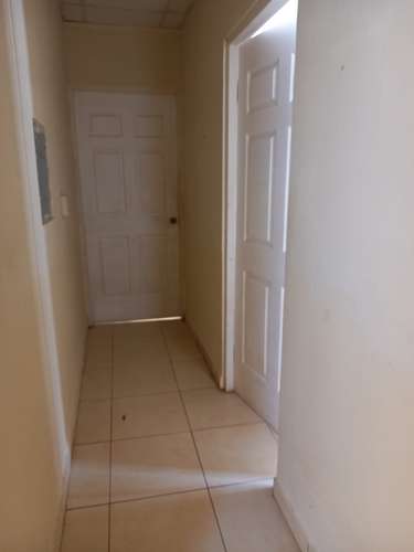 Se alquila casa grande sin muebles cercada San Pablo 350.00 - Imagen 19