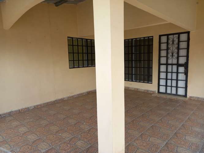 Se alquila casa grande sin muebles cercada San Pablo 350.00 - Imagen 12
