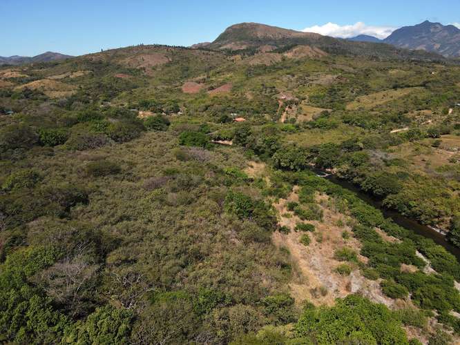Terreno Frente al Río Cerca de Santa Fe Panamá - Imagen 4