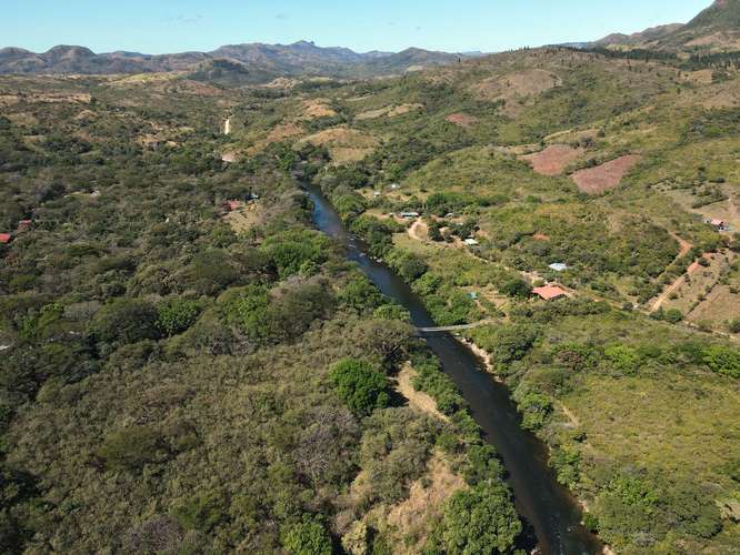 Terreno Frente al Río Cerca de Santa Fe Panamá - Imagen 11