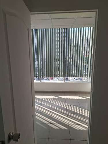 Se Alquila oficinas de 47 mts y 83 mts en Bella vista. - Imagen 9