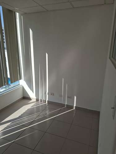 Se Alquila oficinas de 47 mts y 83 mts en Bella vista. - Imagen 15
