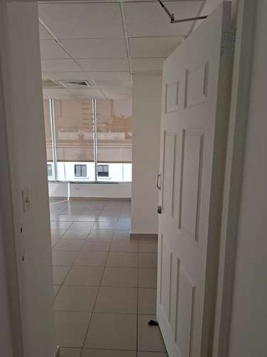 Se Alquila oficinas de 47 mts y 83 mts en Bella vista. - Imagen 16