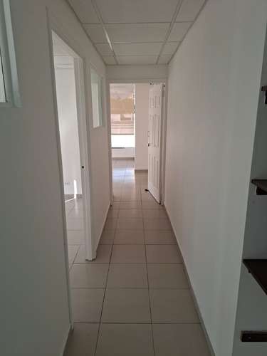 Se Alquila oficinas de 47 mts y 83 mts en Bella vista. - Imagen 13
