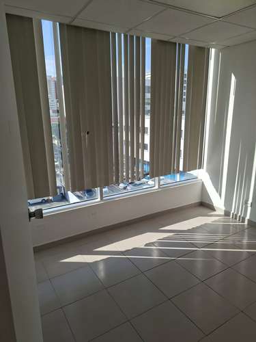 Se Alquila oficinas de 47 mts y 83 mts en Bella vista. - Imagen 14