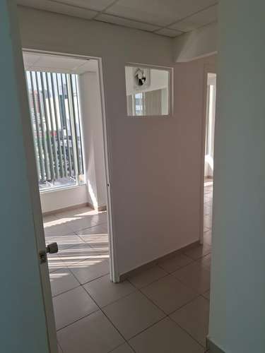 Se Alquila oficinas de 47 mts y 83 mts en Bella vista. - Imagen 8