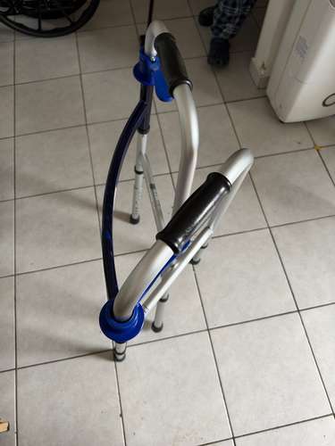 Andadera plegable de altura ajustable - Imagen 2