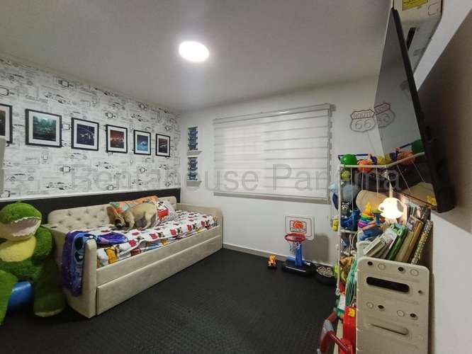 VENDO Casa Remodelada con PISCINA en Brisas del Golf. 367m2 MAG