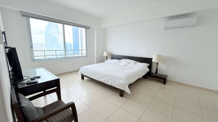 Apto. en alquiler 2 rec en la Ave. Balboa - PH. Vista del Mar - Imagen 4