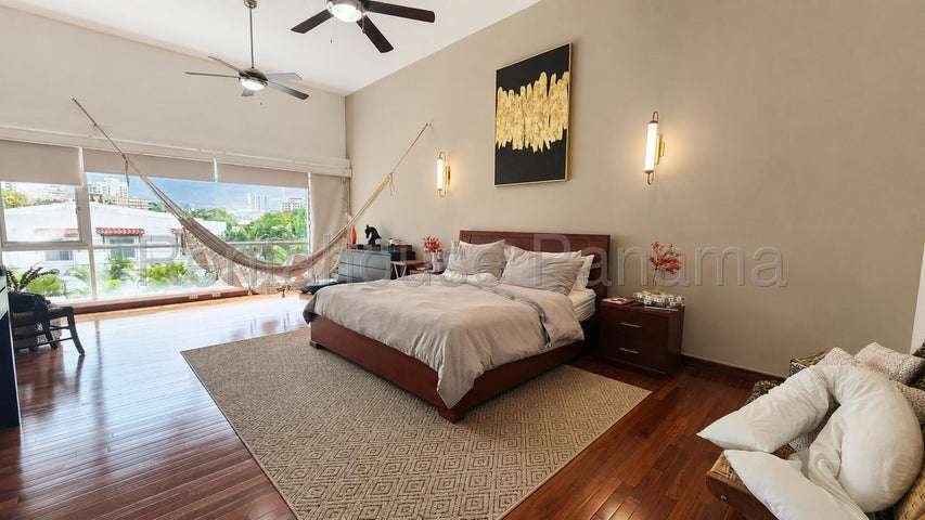Casa en venta en PH Bianco Loft, Altos del Golf IH27-960