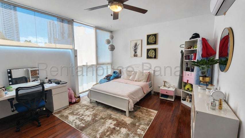 Casa en venta en PH Bianco Loft, Altos del Golf IH27-960