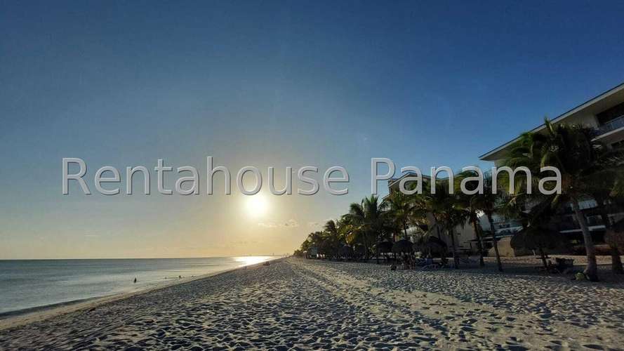 Apartamento de 2 recámaras en Playa Caracol con piscina y seguridad 24 horas - Imagen 10