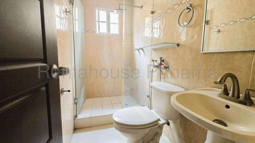 Venta de Casa en Altos de Panama – Casa Lote 8
