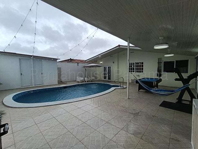 Venta de casa amoblada en Brisas del Golf IH27-3050