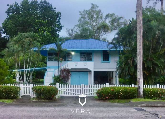¡Precio por debajo del avalúo! Venta de Casa Reformada en Corozal - Ancón 