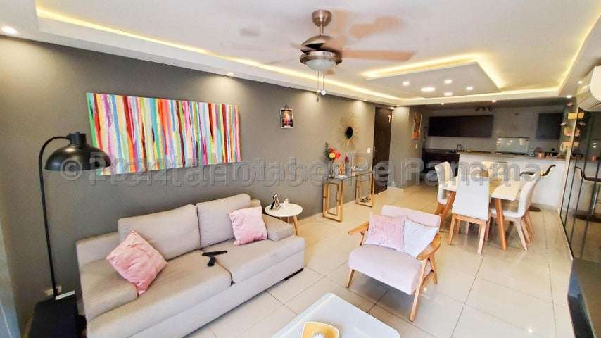 Vendo acogedor apartamento en Condado del Rey, Panamá 26GC8418 cerca de corredores