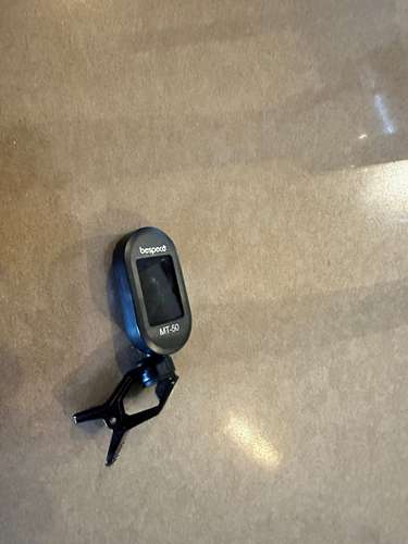 Guitarra clásica Hohner 3/4 con estuche Ritter y afinador