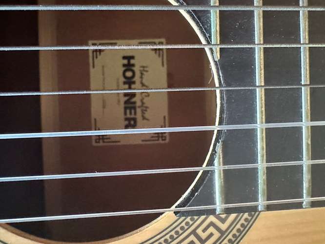 Guitarra clásica Hohner 3/4 con estuche Ritter y afinador