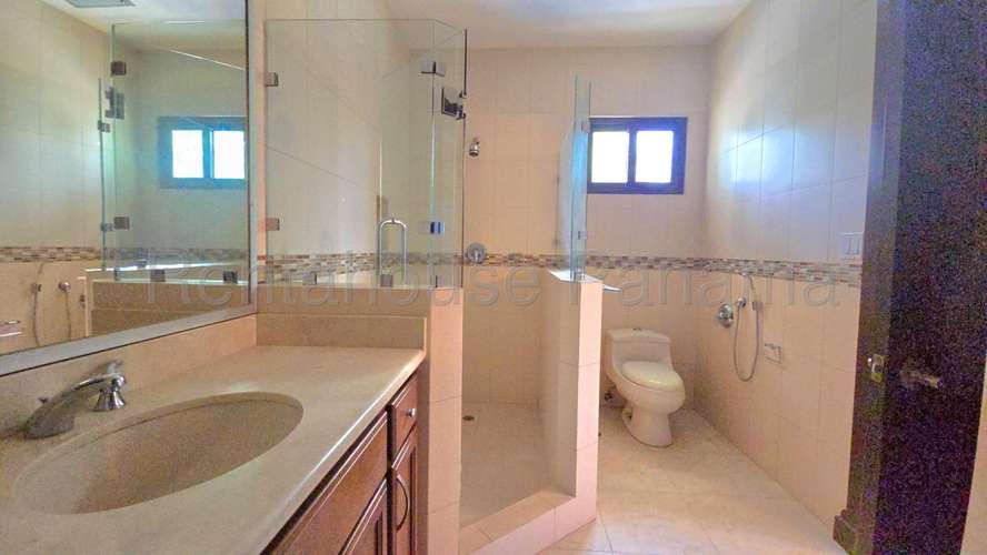 Casa en Venta en Costa del Este 27AECC3037