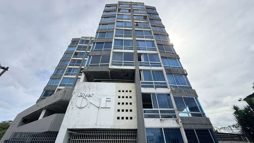C25116 SE VENDE AMPLIO APARTAMENTO EN LA PULIDA RIO ABAJO