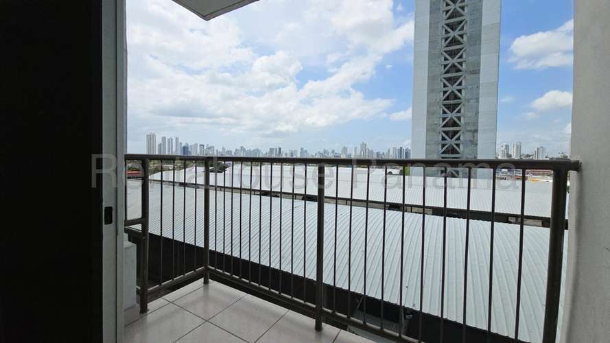 Apartamento en Venta Via España 27EPP3038 
