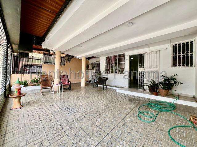 Vendo casa duplex Condado del Rey, Panama 26GC8565 porton electrico