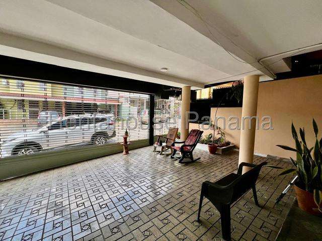 Vendo casa duplex Condado del Rey, Panama 26GC8565 porton electrico