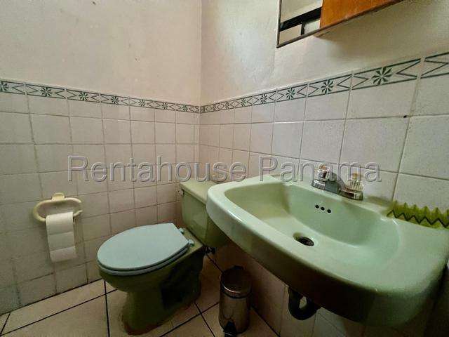 Vendo casa duplex Condado del Rey, Panama 26GC8565 porton electrico