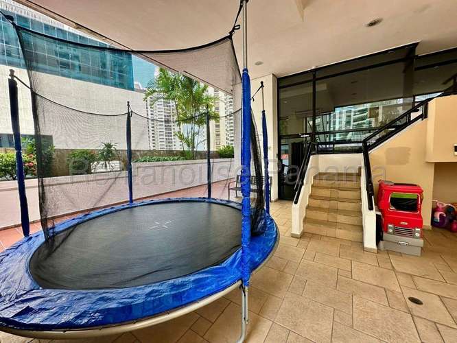 Venta de Apartamento Remodelado en PH Perla del Pacífico, Paitilla 27-2987GG
