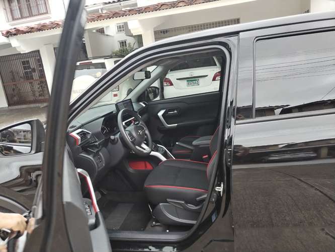Toyota Raize 2026 Automático 1.2L - Negro Metálico