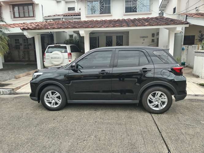 Toyota Raize 2026 Automático 1.2L - Negro Metálico