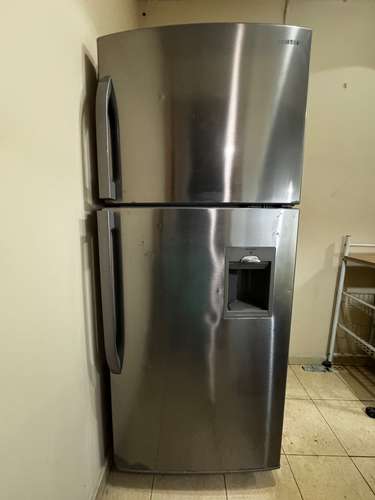 Vendo Nevera Samsung de 13pies Cúbicos 