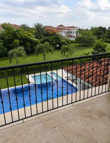 Lujosa residencia de 4 habitaciones en Santa María: 650 m² de confort y exclusividad, amueblada con piscina - Imagen 9