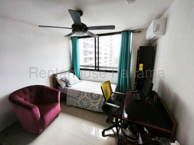 Venta de apartamento Condado del Rey, Panamá 27GC324 con garita