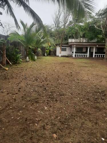 Venta de Casa Frente al Mar con Amplio Terreno - Imagen 2