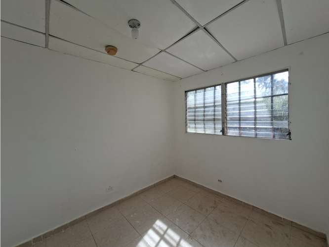 SE VENE CASA PEDREGAL VILLALOBOS 223M 3 HABITACIONES 1 BAÑO TERRAZA - Imagen 9