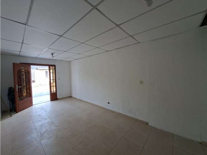SE VENE CASA PEDREGAL VILLALOBOS 223M 3 HABITACIONES 1 BAÑO TERRAZA - Imagen 4
