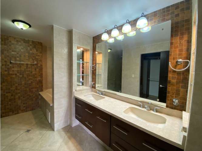 SE ALQUILA CLAYTON EMBASSY CLUB 277M 3 HABITACIONES CON TERRAZA PATIO - Imagen 12
