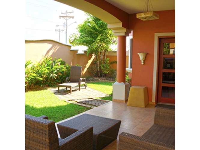 COSTA SUR / EL DORAL / 351M / 4 HABITACION / VACIA / ESTENAR PREVENTA