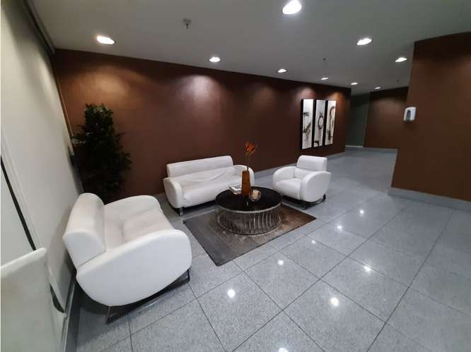 SE ALQUILA OFICINA 75 M2 EN  TOP TOWER  COSTA DEL ESTE  FACIL ACCESO