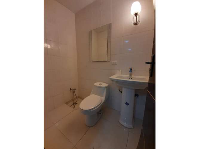 SE ALQUILA OFICINA 75 M2 EN  TOP TOWER  COSTA DEL ESTE  FACIL ACCESO