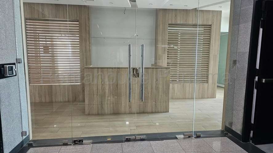 Alquiler local comercial Torre Global Calle 50 JM - Imagen 3